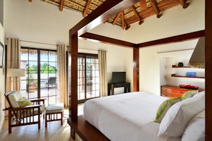 King Suite Bedroom - Pool View