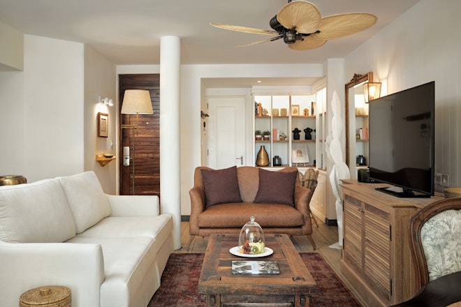 Senior Suite