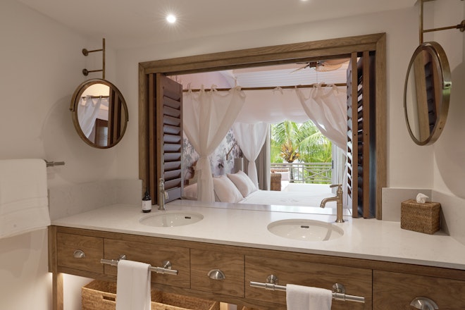 Deluxe Premium Bathroom
