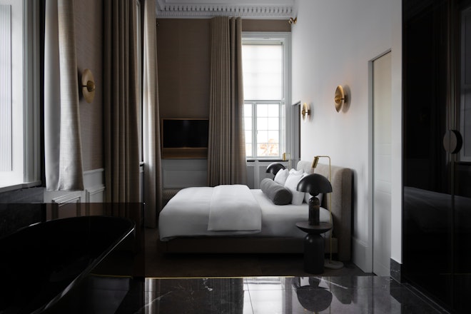 Executive Suite - Bedroom