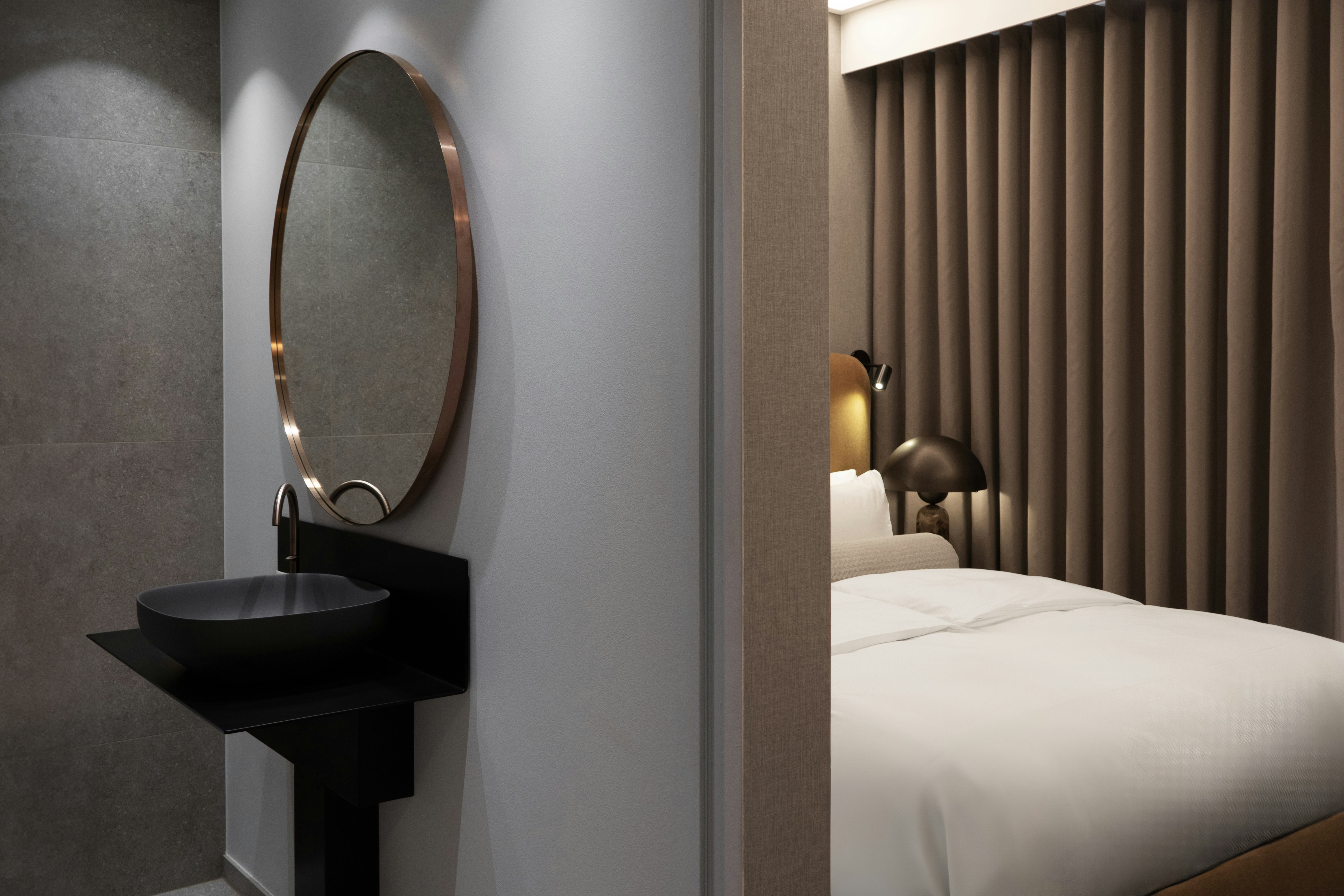 Deluxe Easy Access - Bedroom