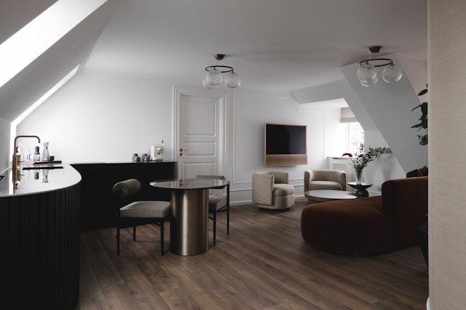 Park Studio - Living & Dining Area