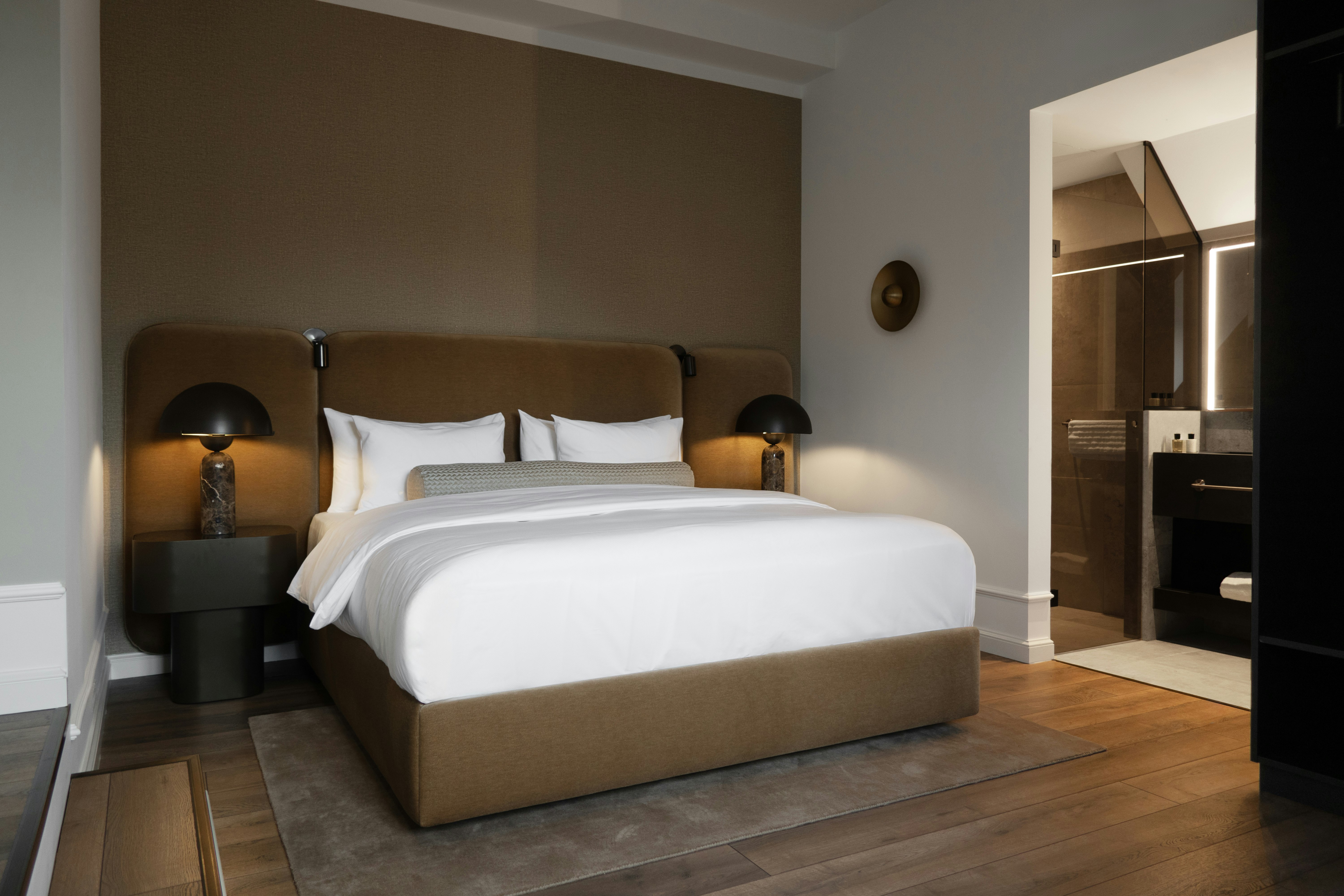 Execute Junior Suite - Director's Corner