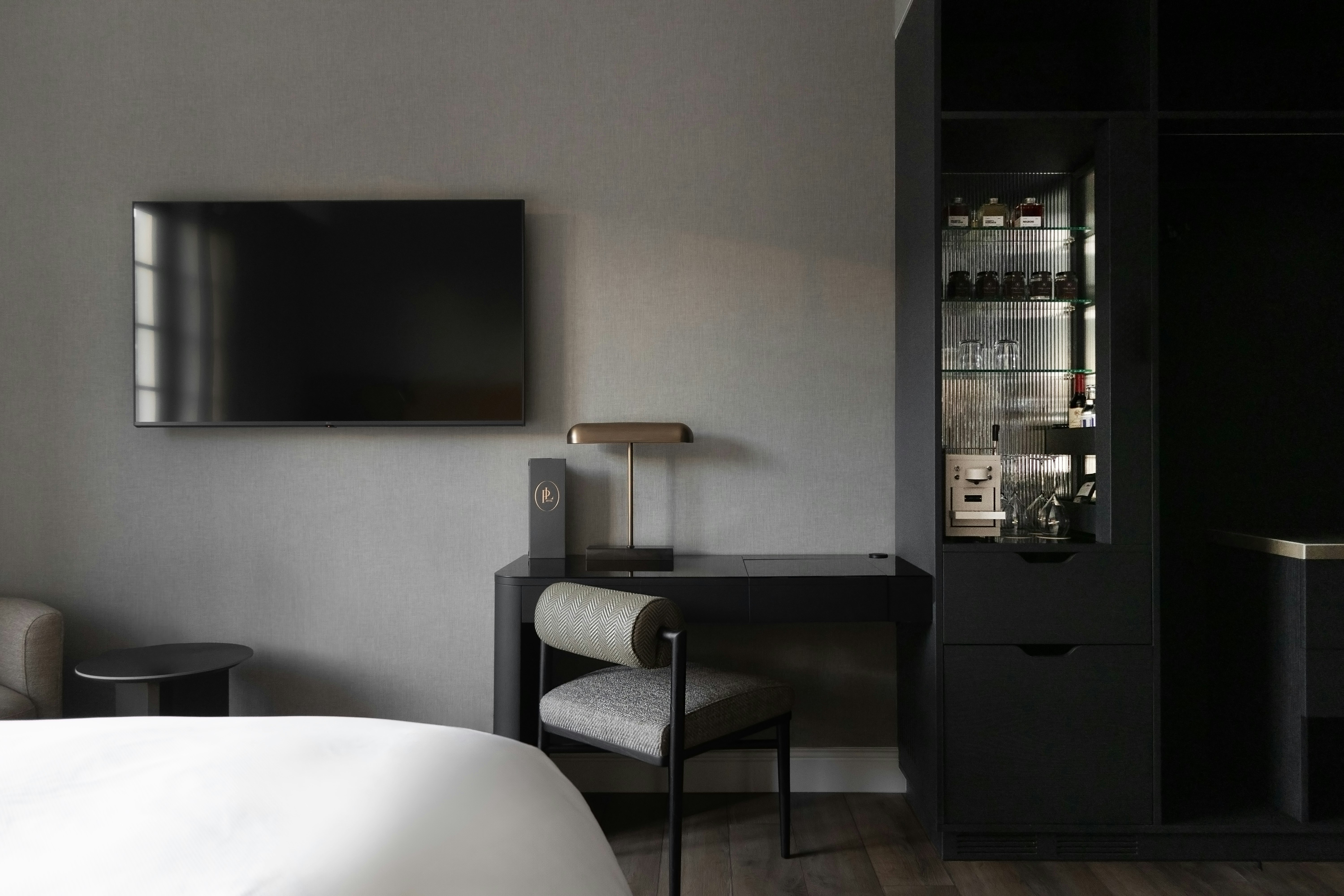 Superior Courtyard - Room Details