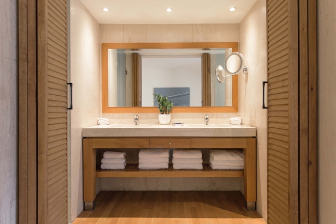 Blue Maisonette Suite - Bathroom