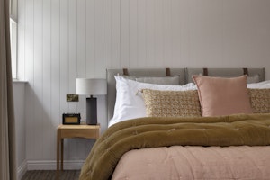 Coach House Suite - Bedroom
