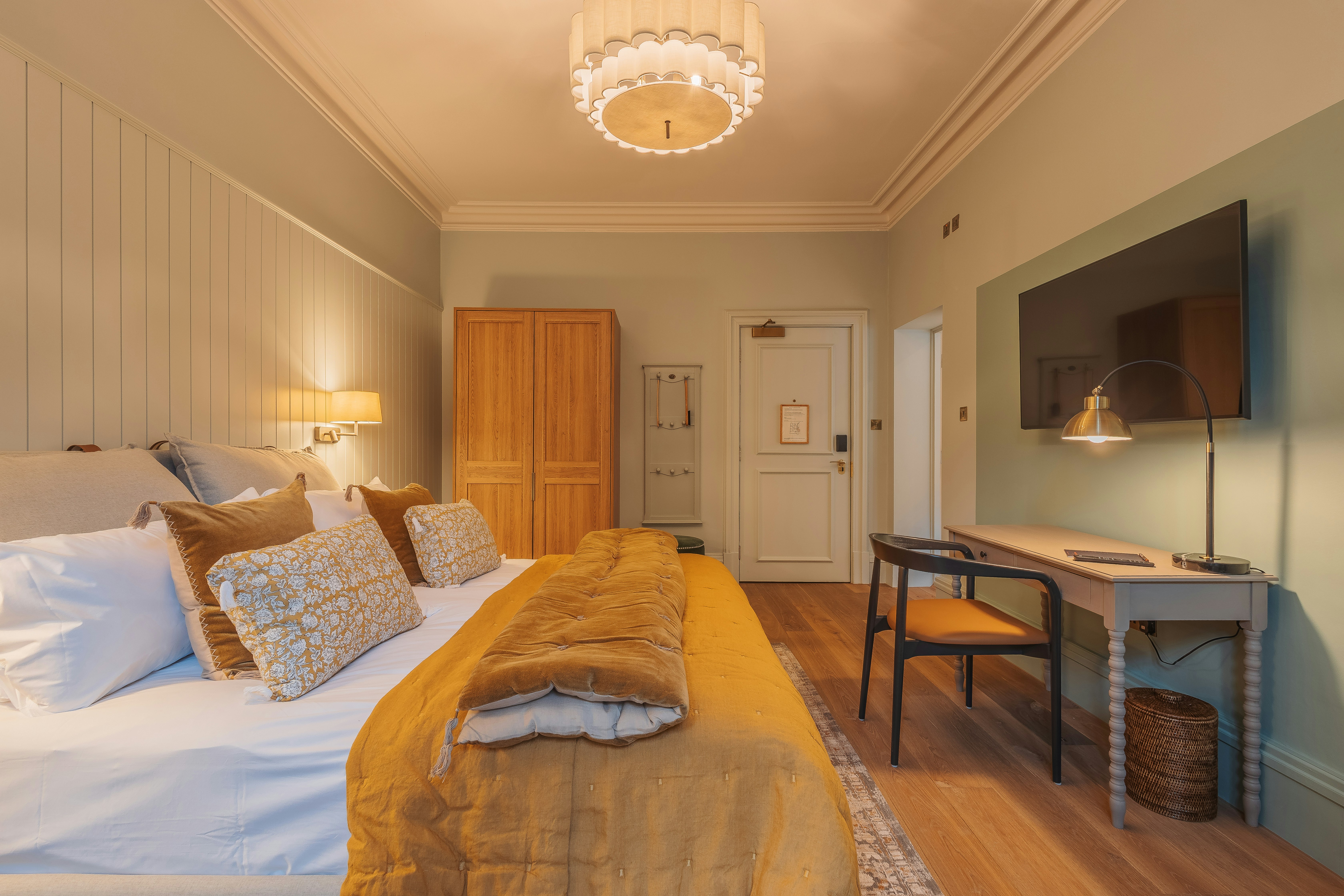 Evergreen Room - Bedroom