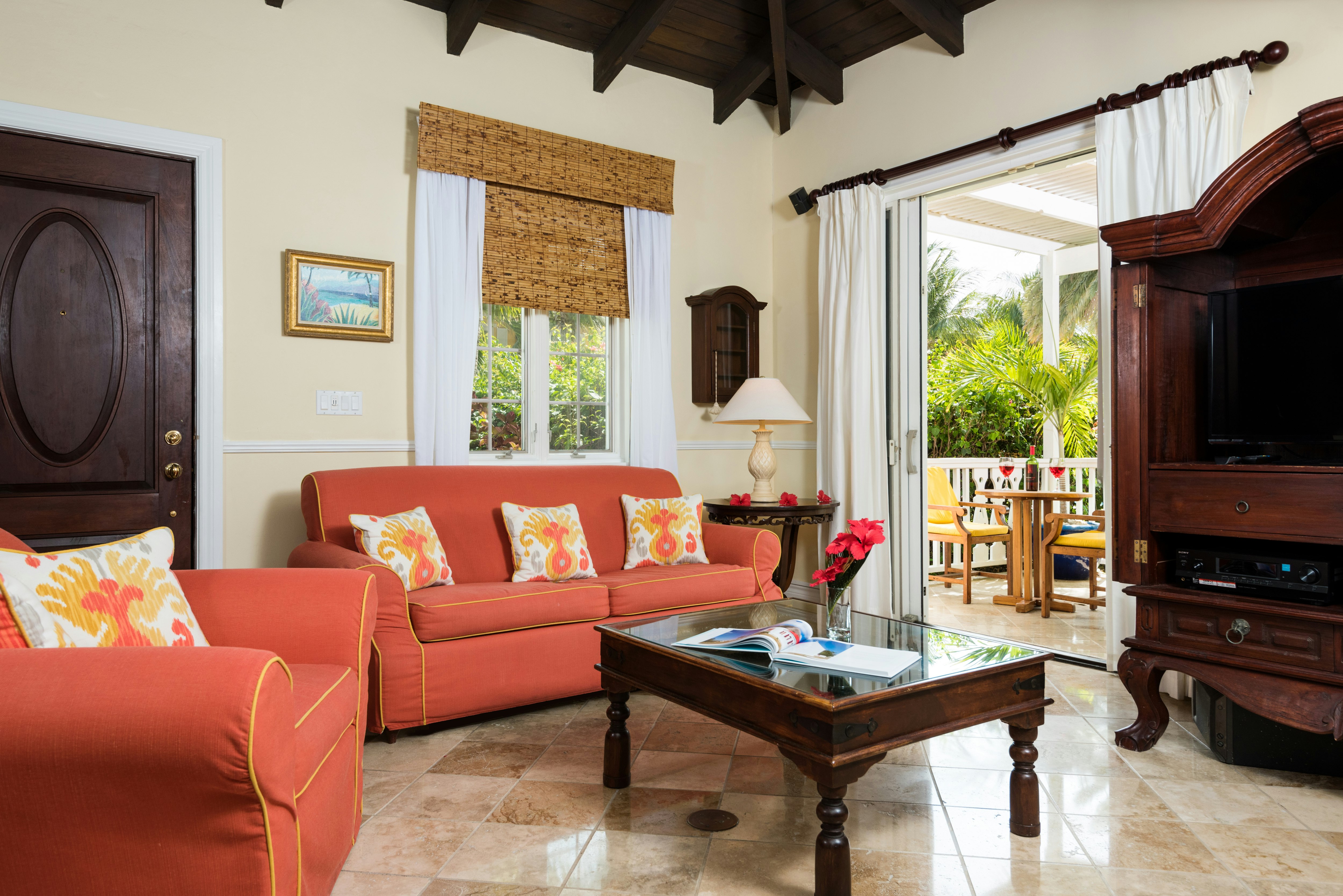 Cottage Suite Pool Level - Living Room