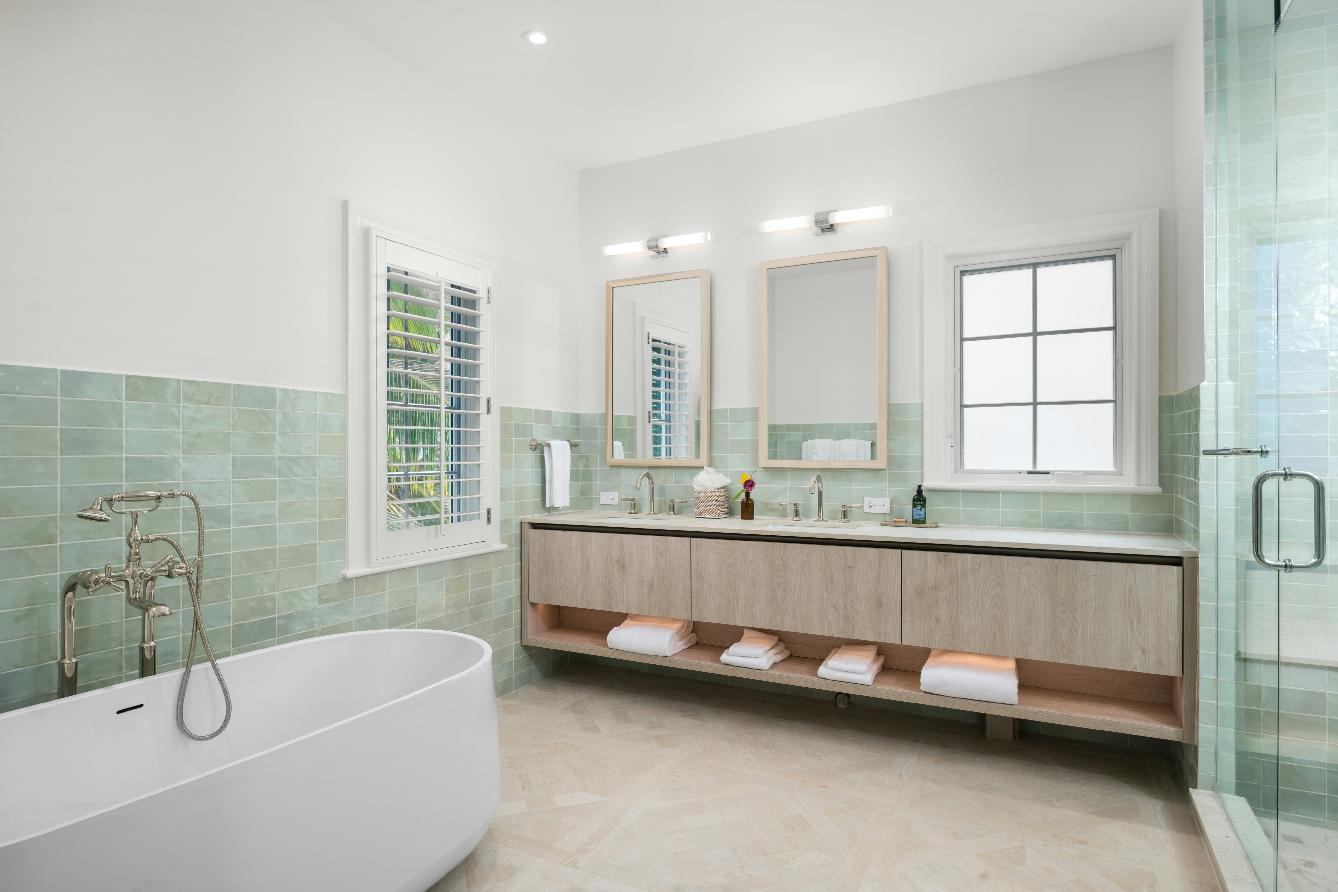 Premium Ocean Front Three Bedroom Main Bathroom