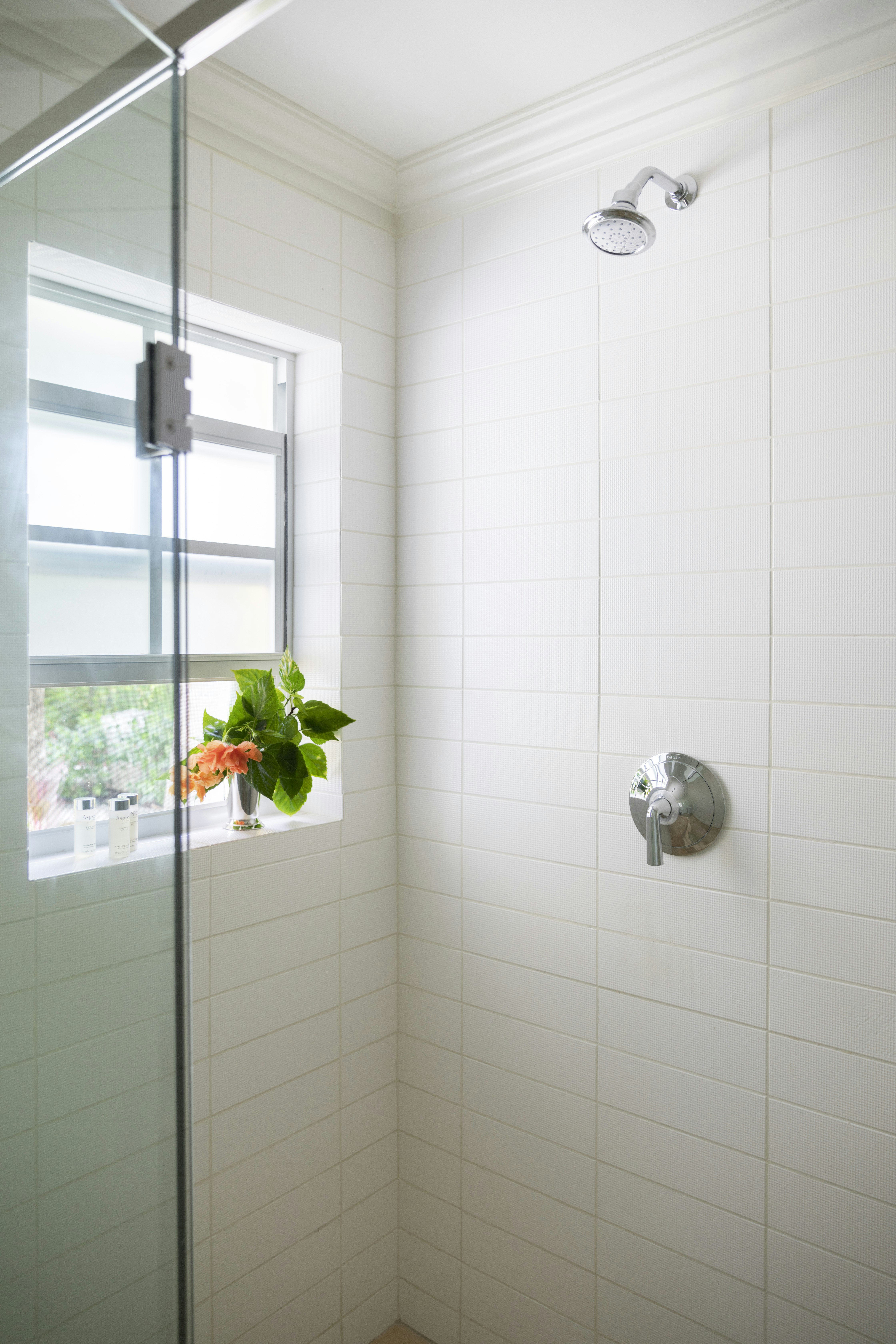 Poolside One Bedroom Bathroom Showe