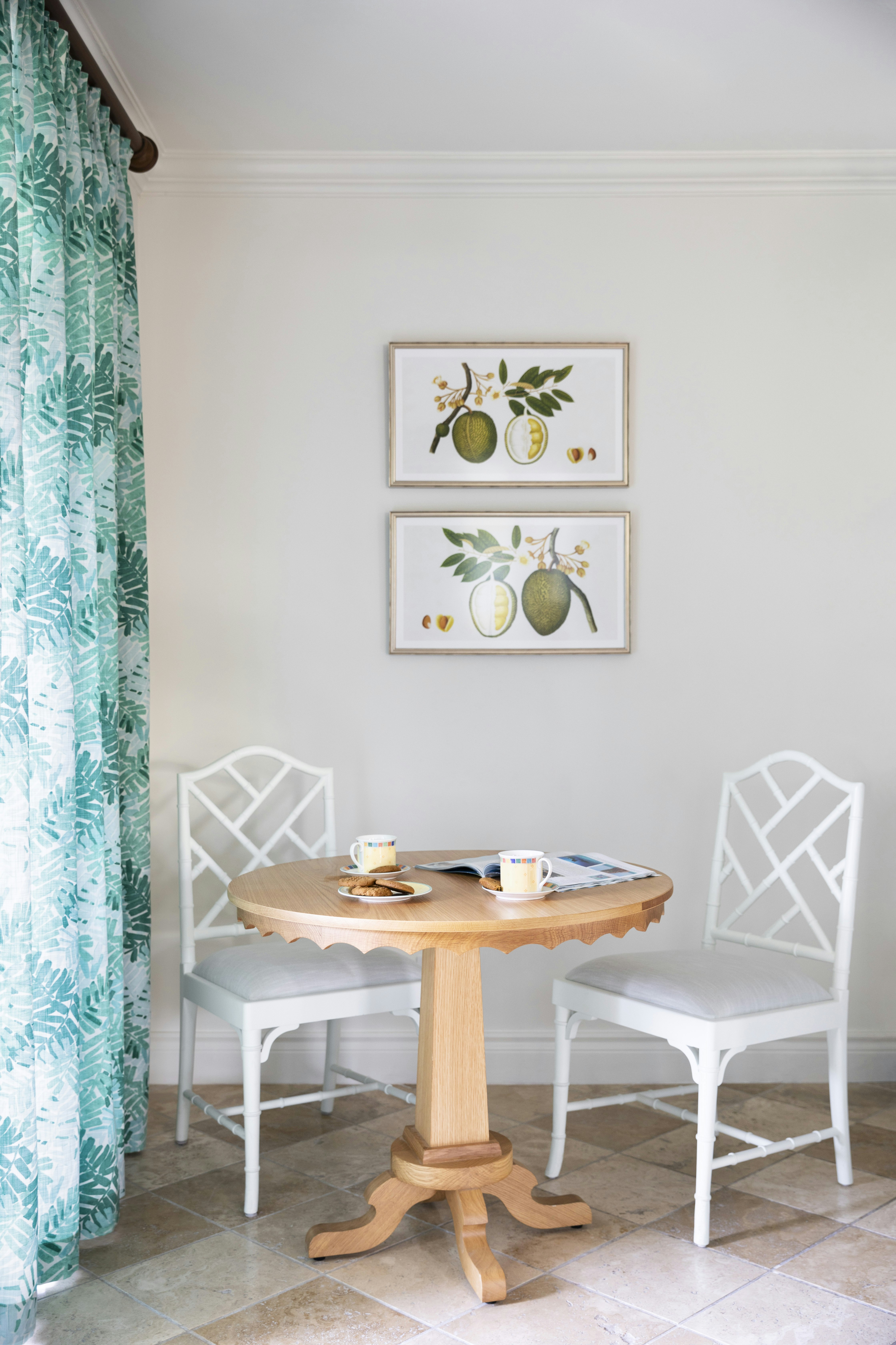 Poolside One Bedroom Breakfast nook