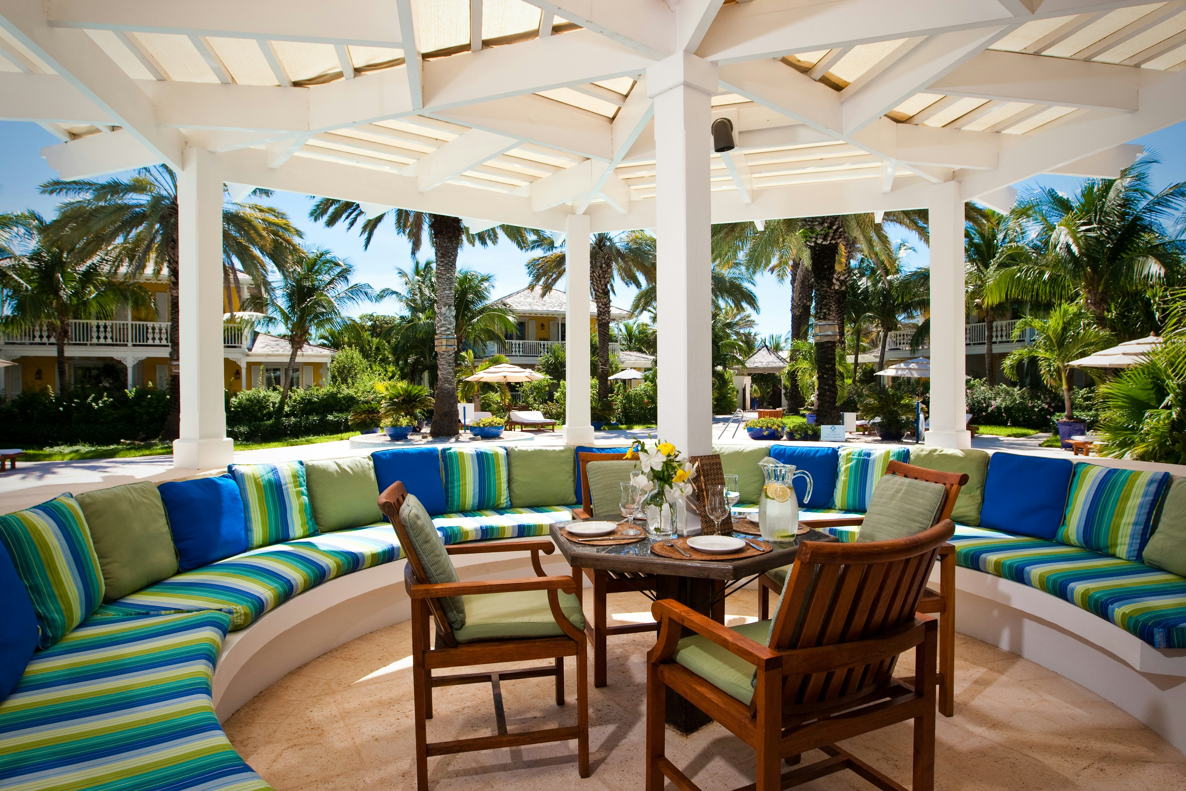 Hutching's Restaurant Poolside Dining