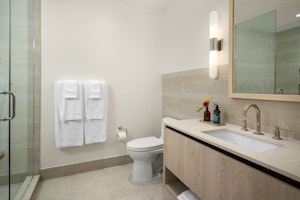Premium Ocean Front Three Bedroom Twin Bathroom