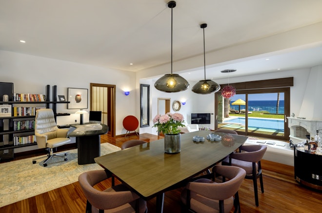 Royal Spa Villa - Living Area