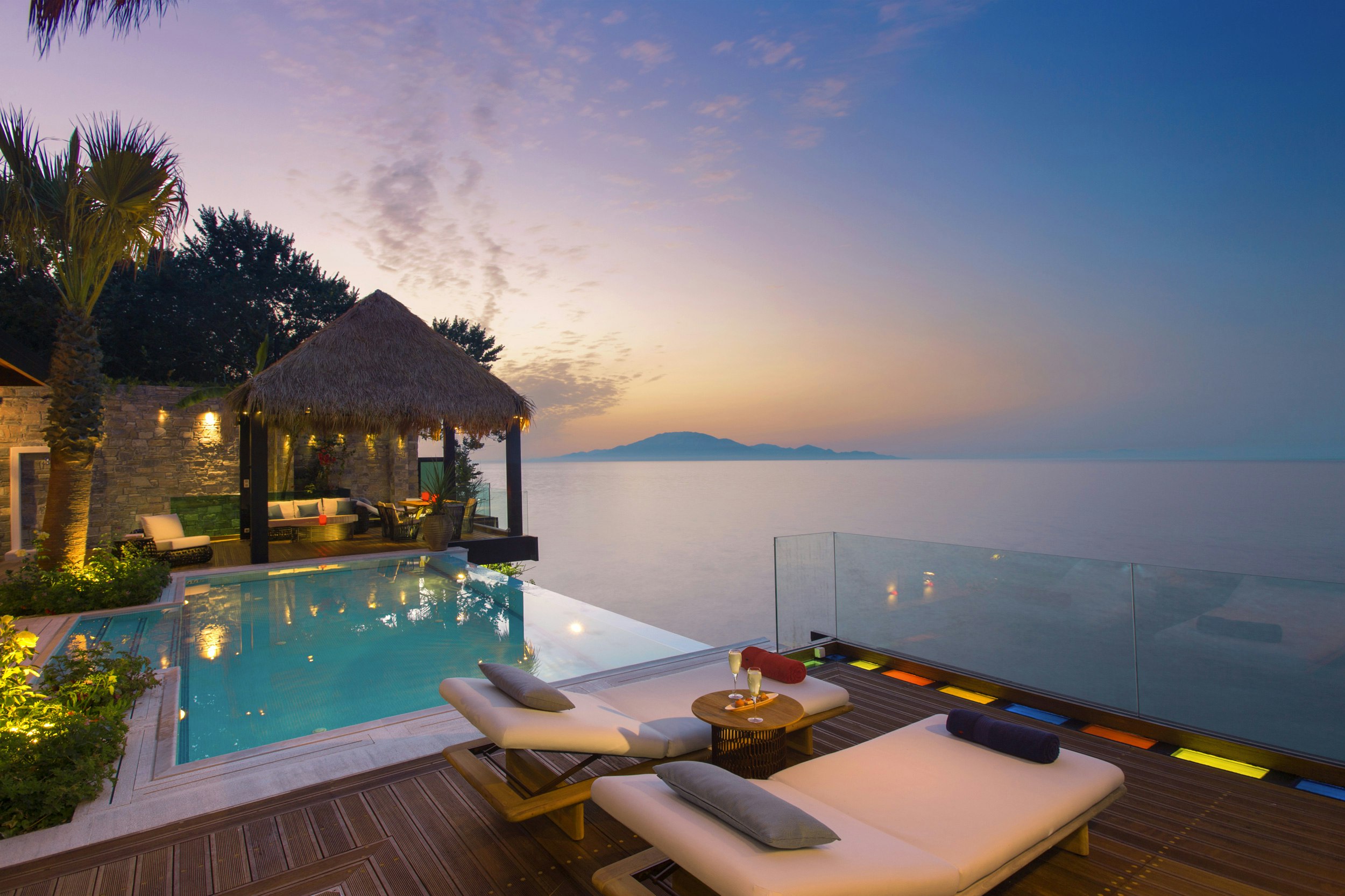 Royal Infinity Villa - Sundeck & Pool