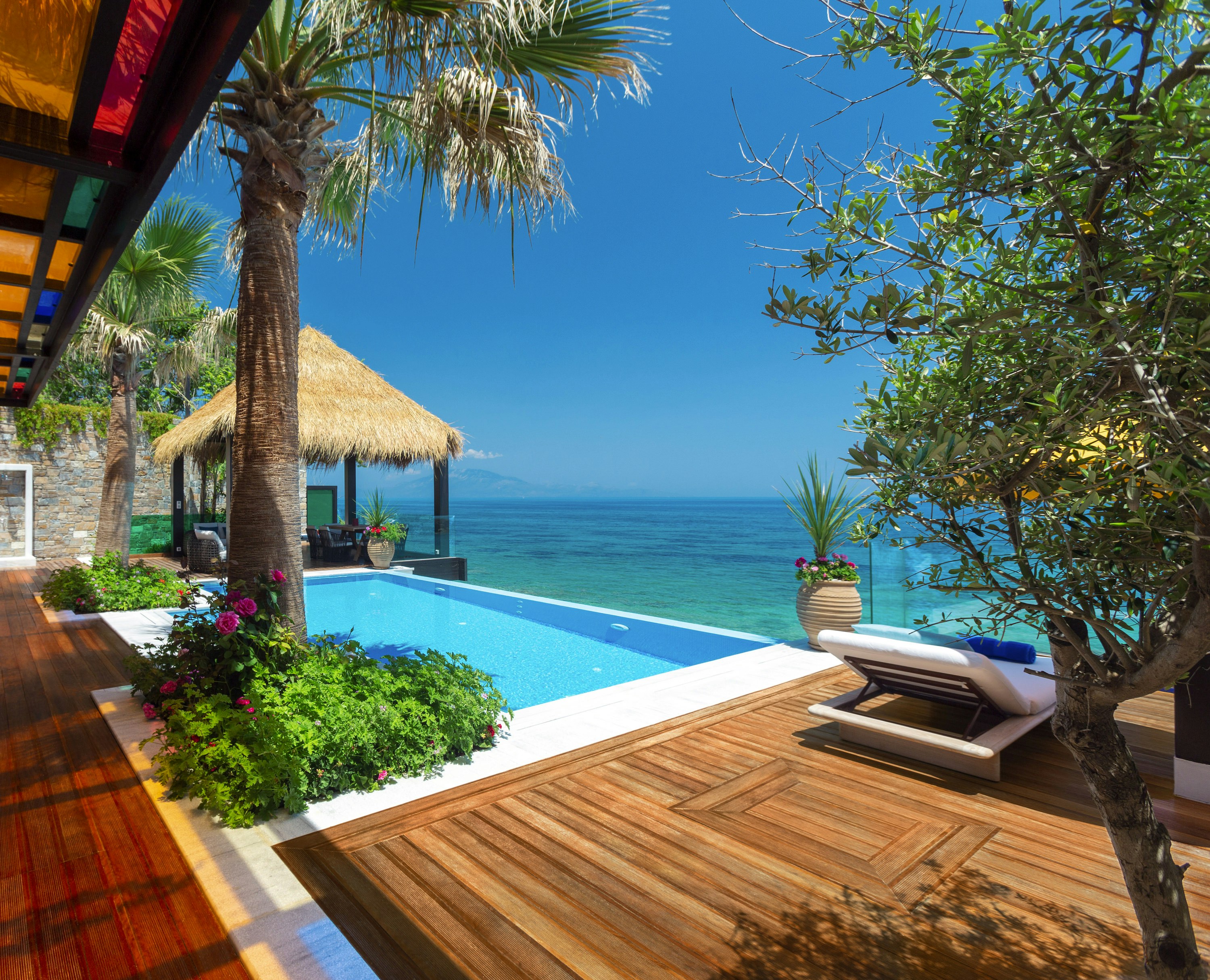 Royal Infinity Villa - Sundeck & Pool