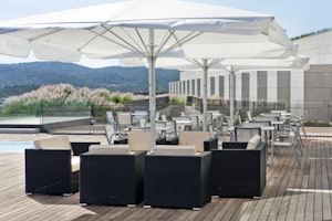 Pool Bar