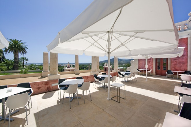 Pool Bar