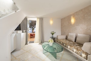 Deluxe Double Room - Living Area