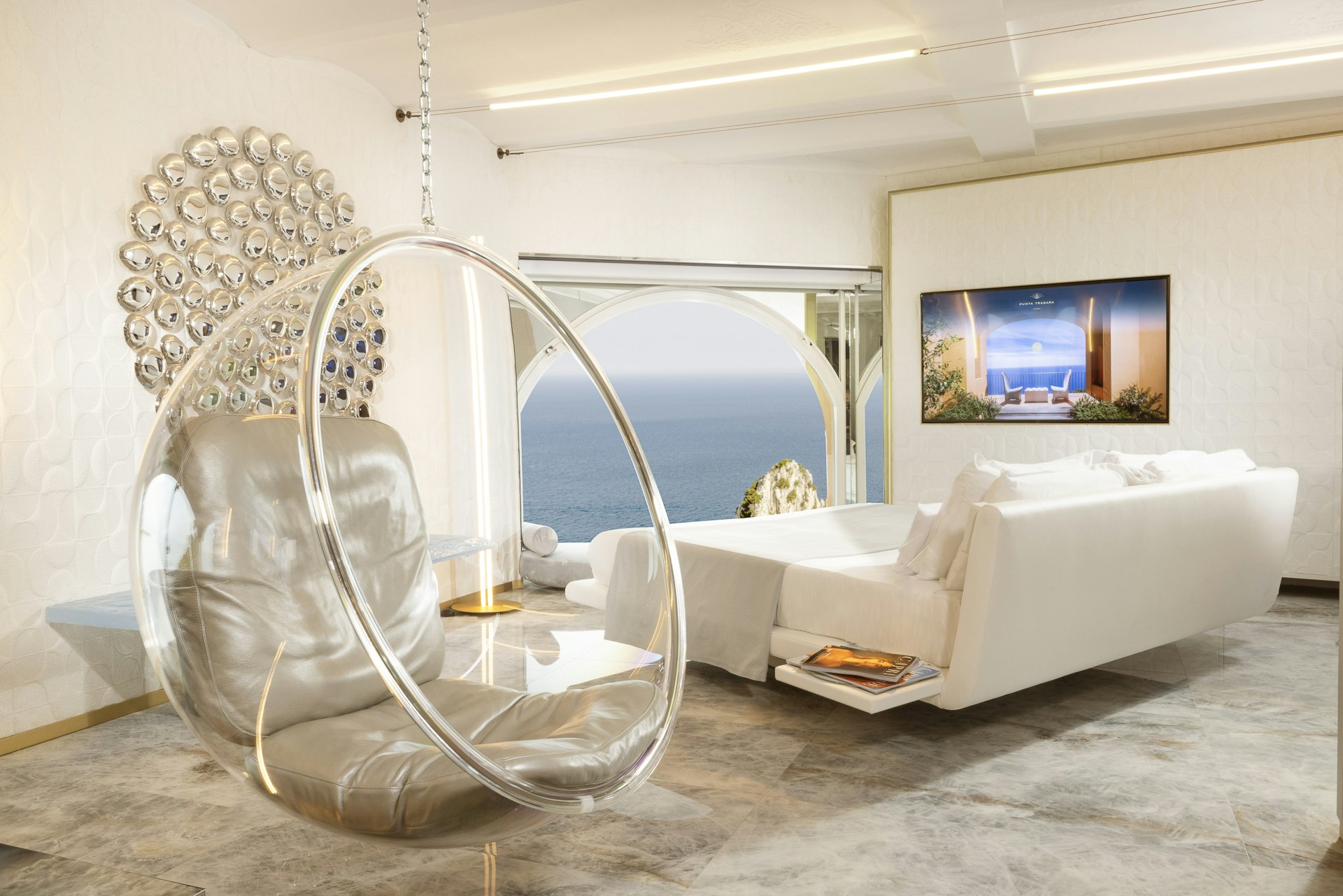 Suite Art - Living Area