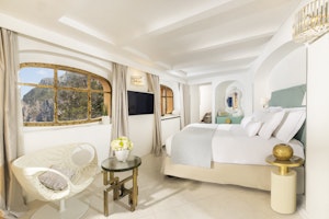 Deluxe Double - Bedroom