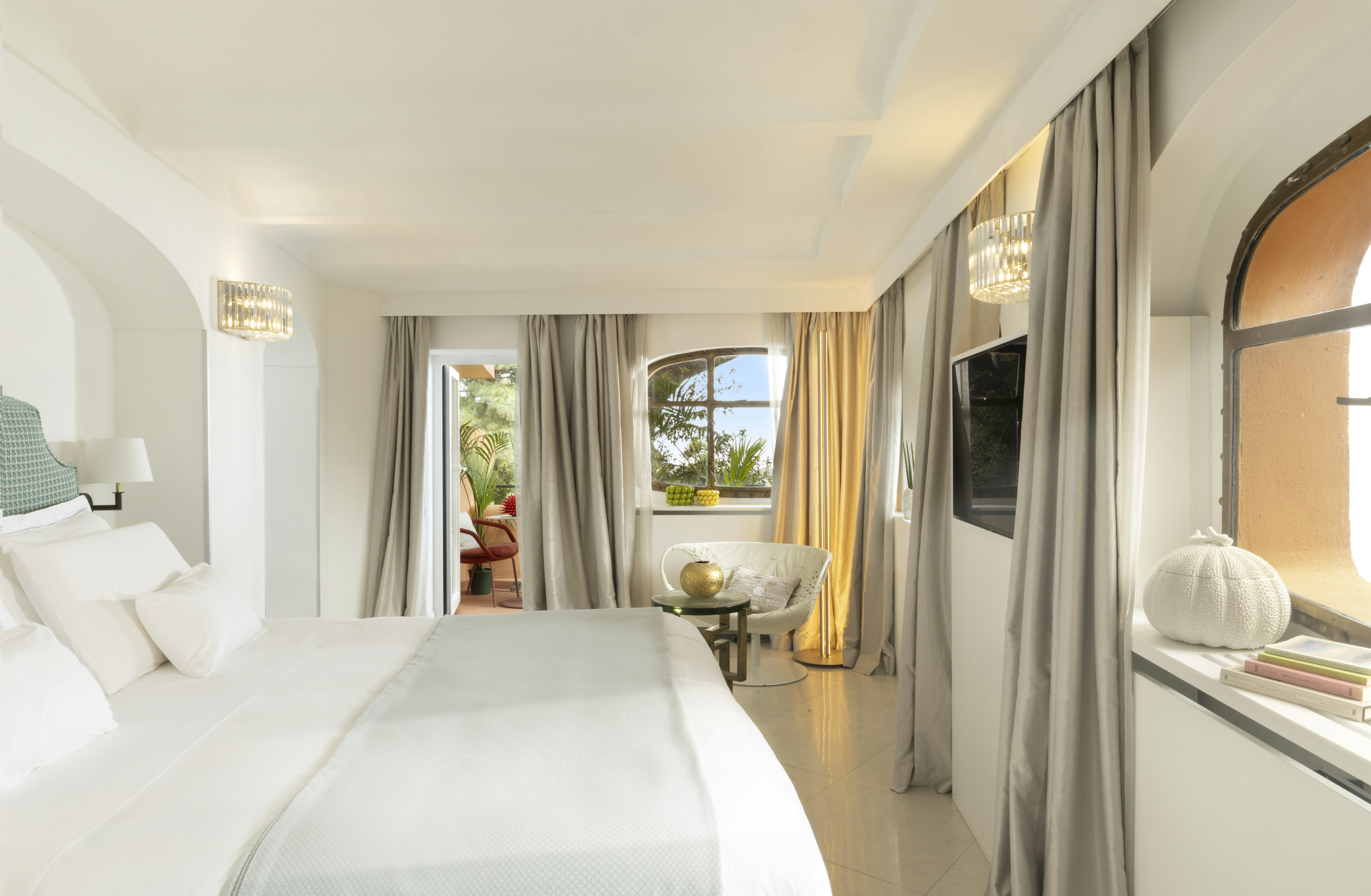 Deluxe Double - Bedroom