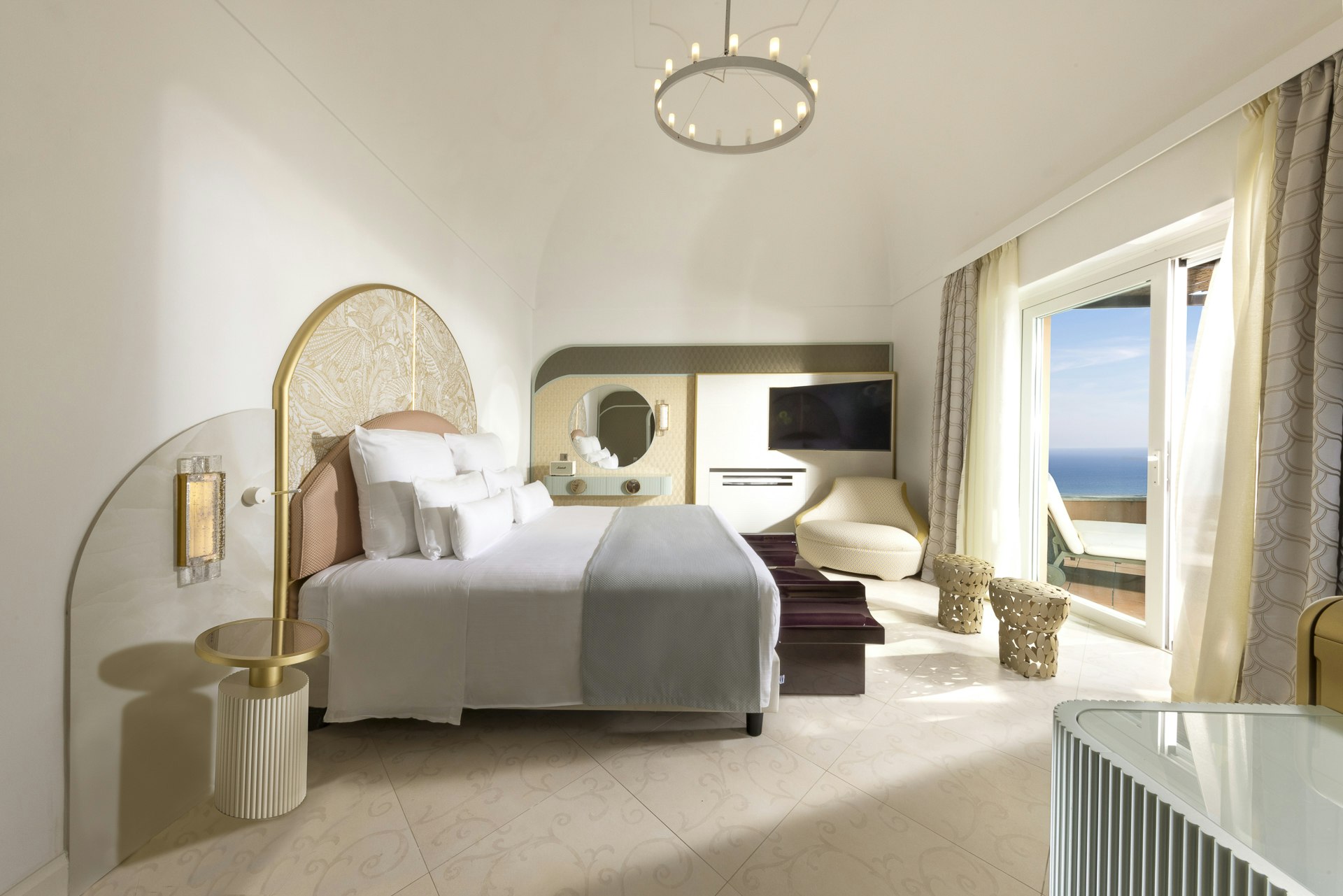 Deluxe Double Room - Bedroom