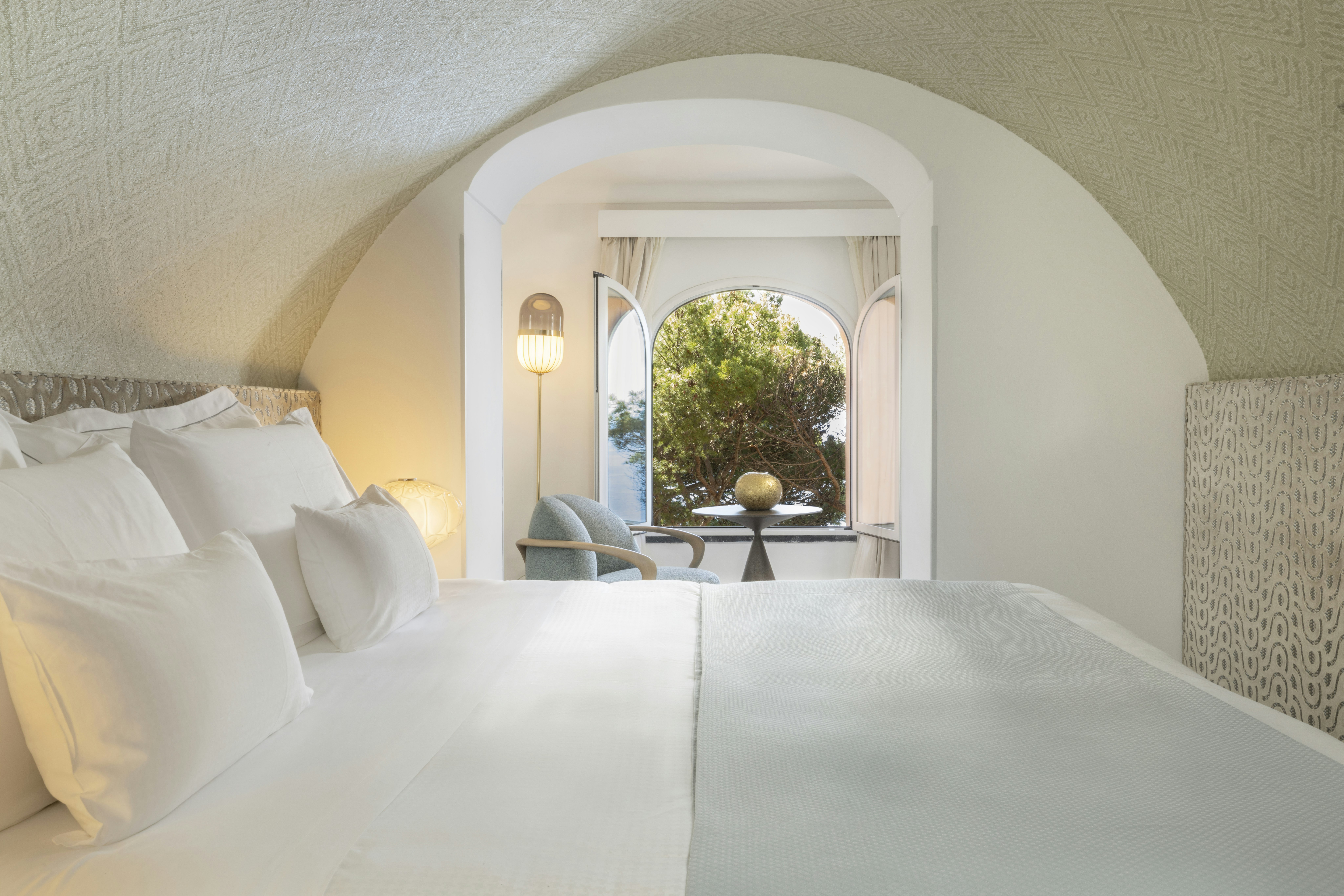 Deluxe Double Room - Bedroom