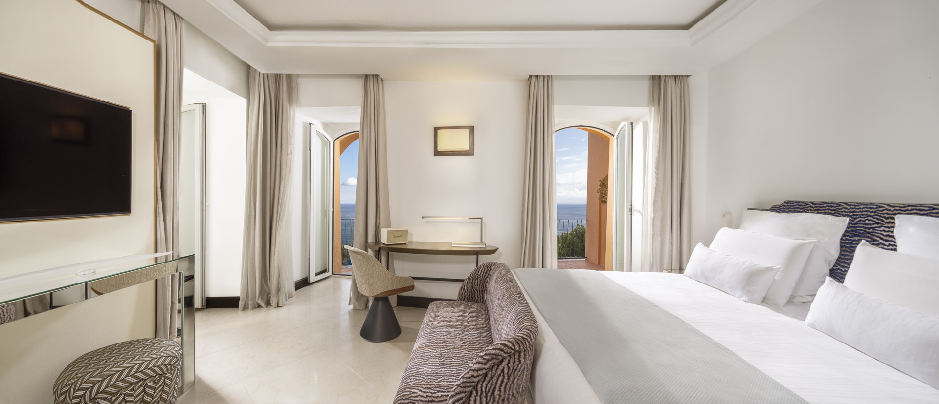 Deluxe Double - Bedroom