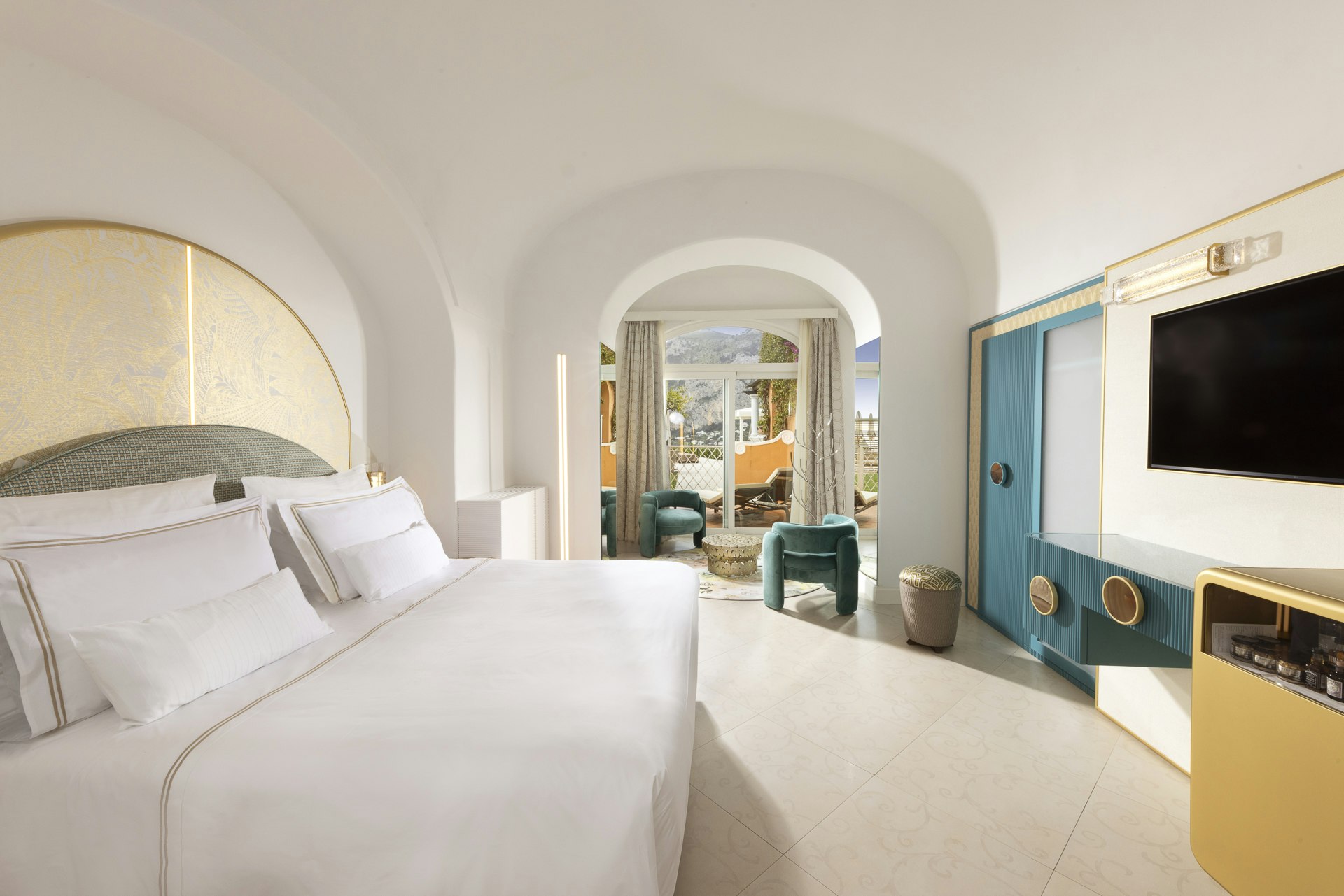 Superior Garden Pool Side View - Bedroom