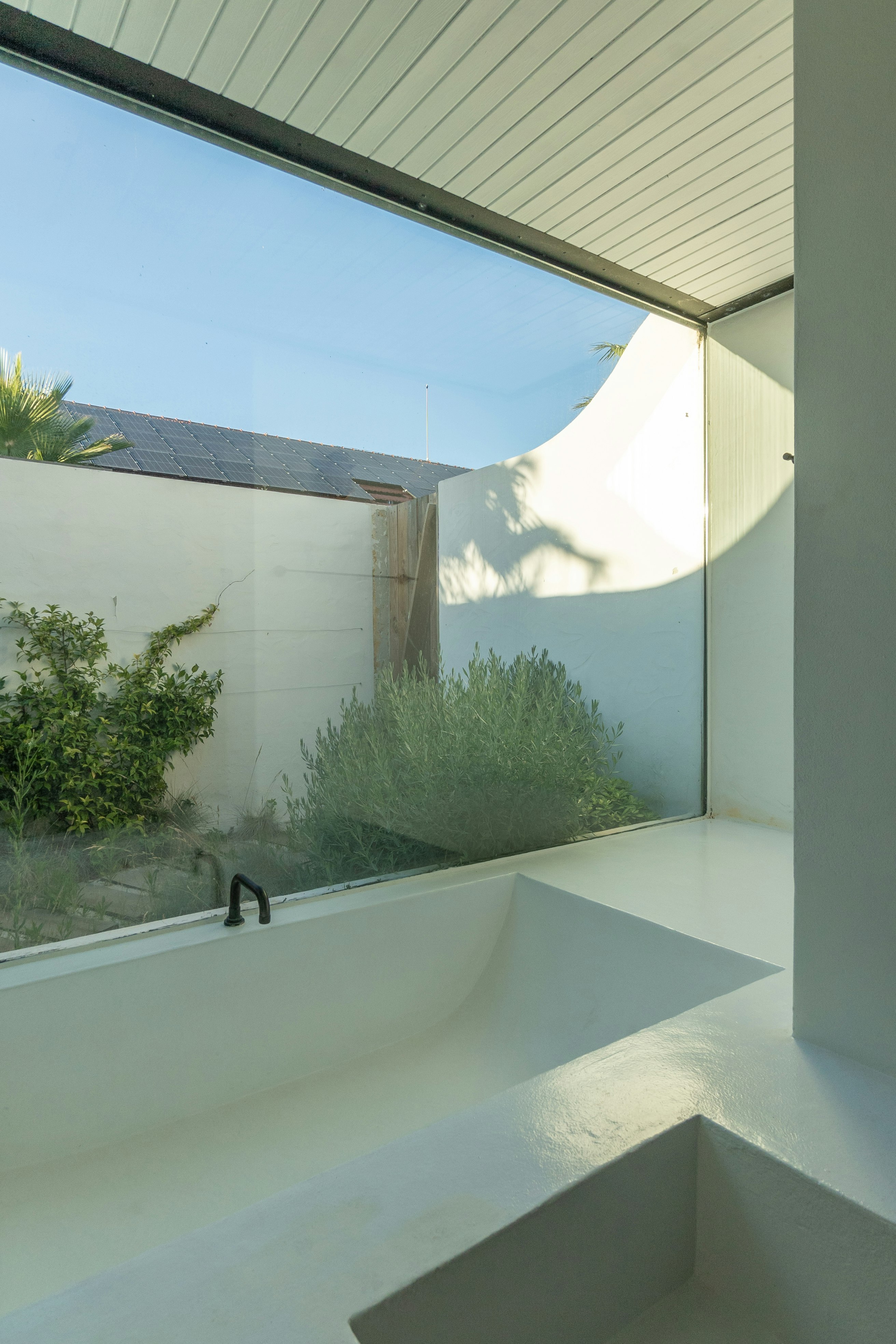 Deluxe Room - Bathroom