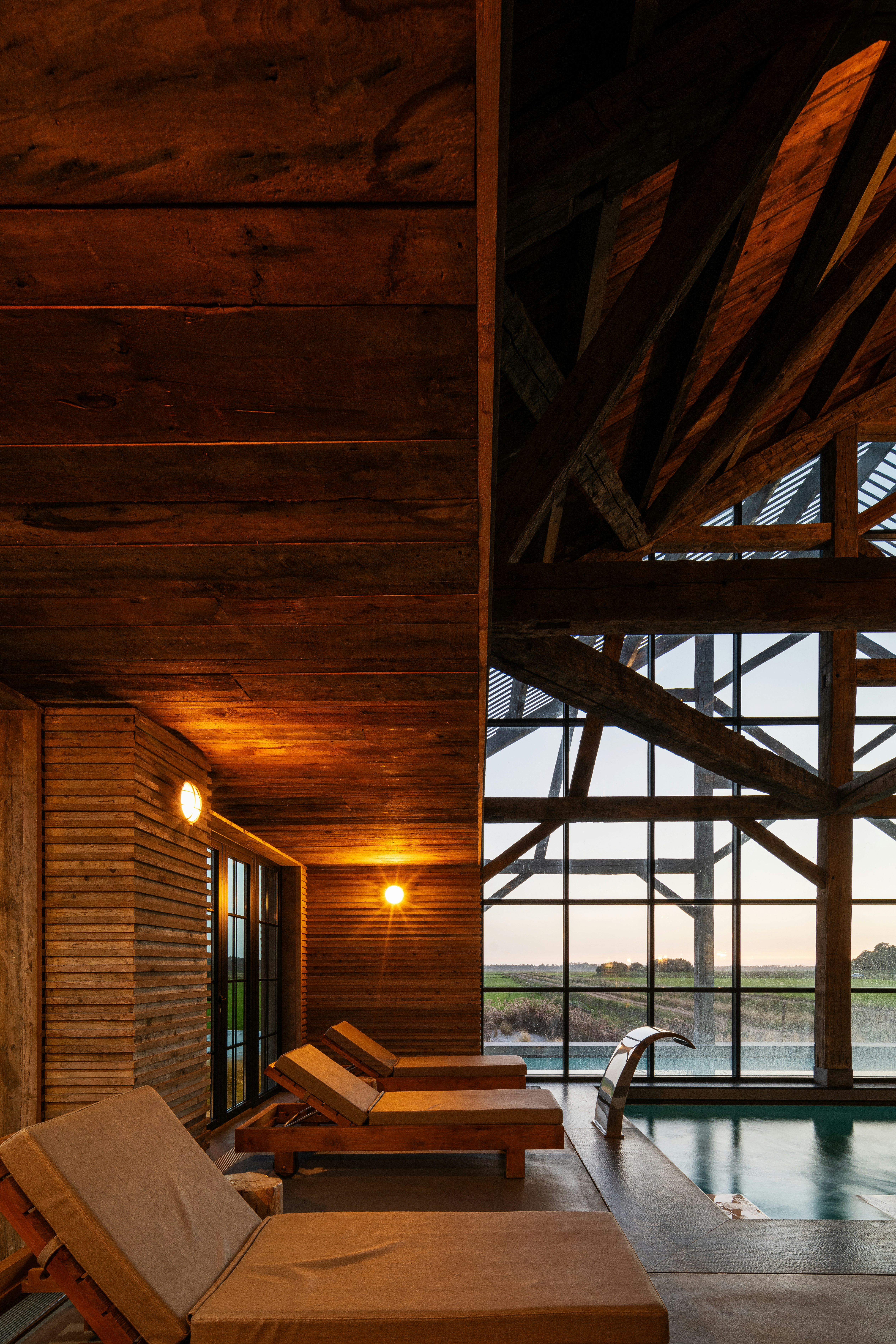 Oryza Spa - Indoor Loungers