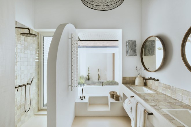 Deluxe Room - Bathroom