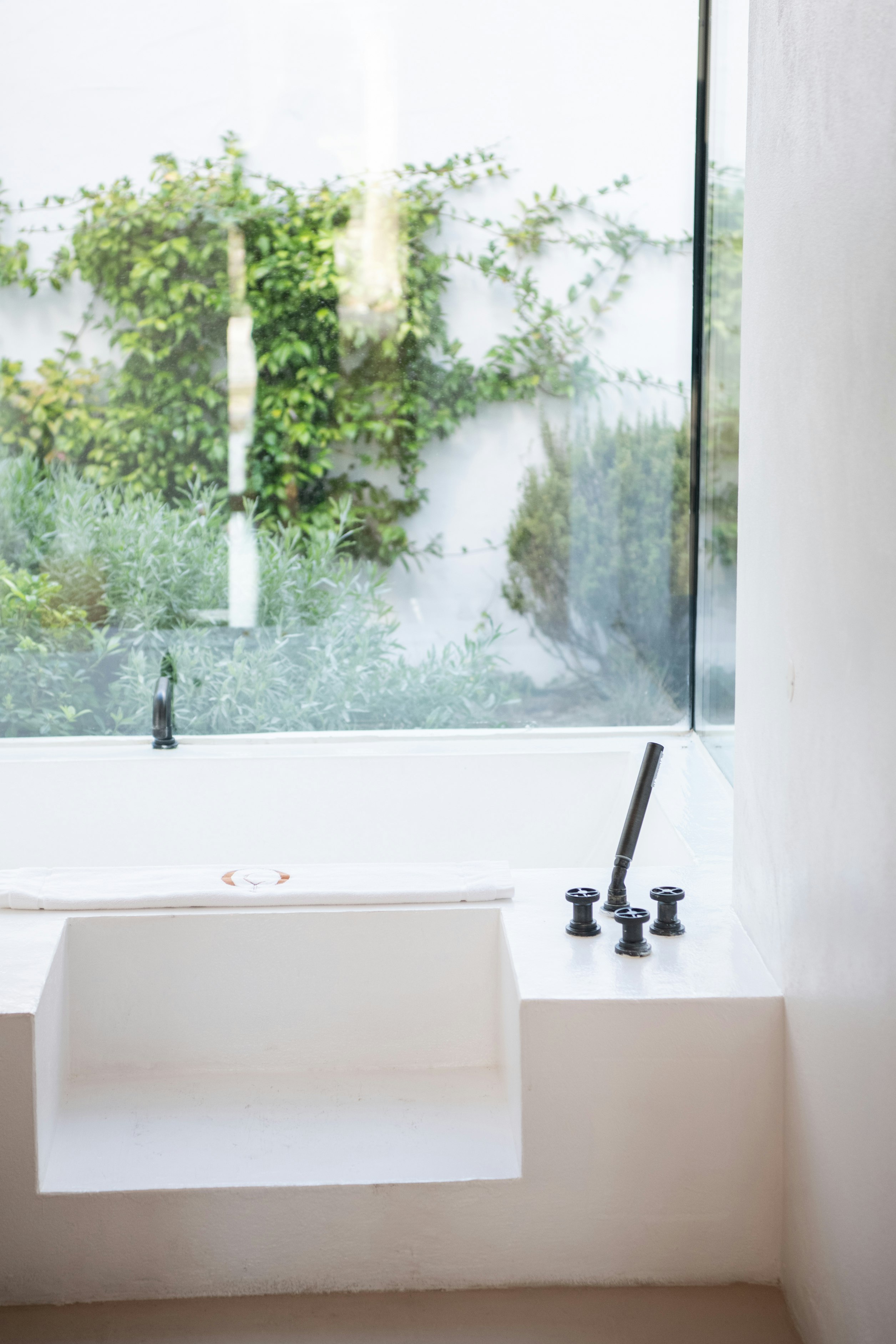 Deluxe Room - Bathroom