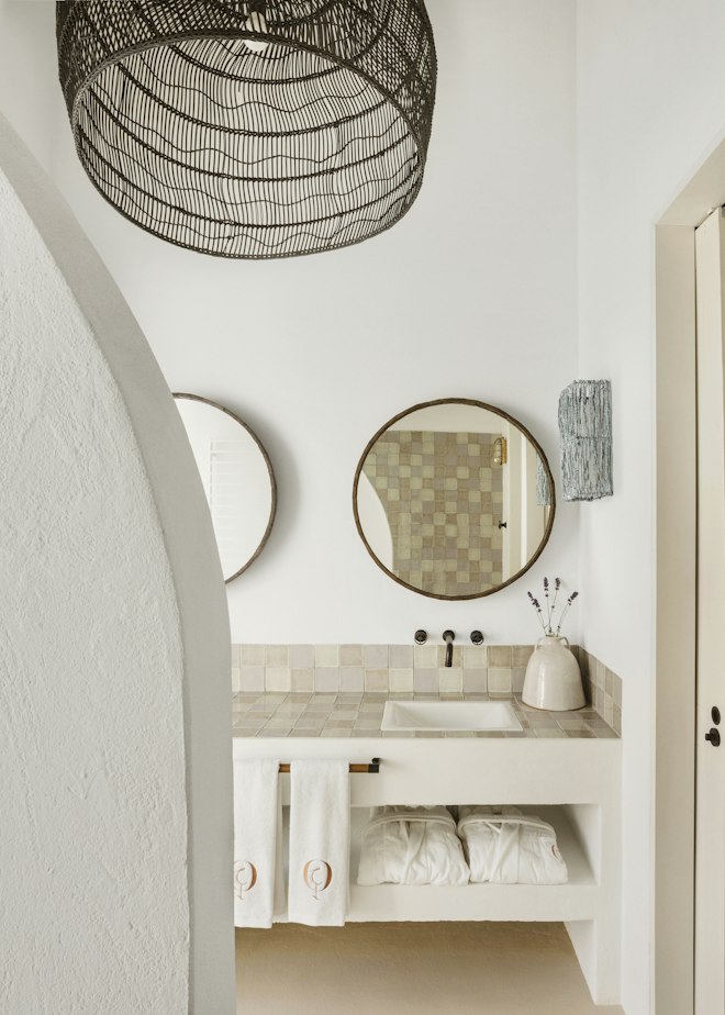 Deluxe Room - Bathroom