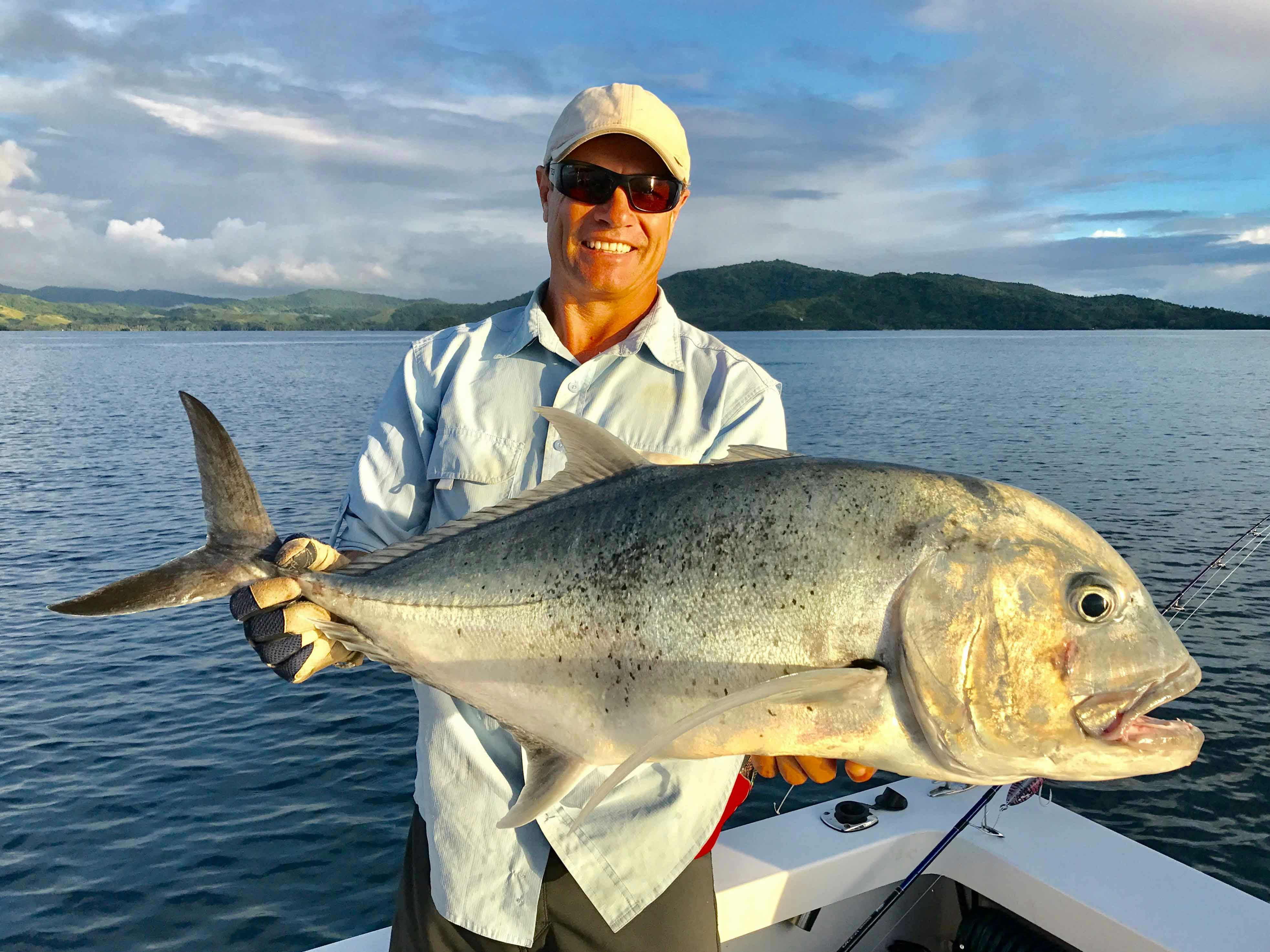 Giant Travelly with ET