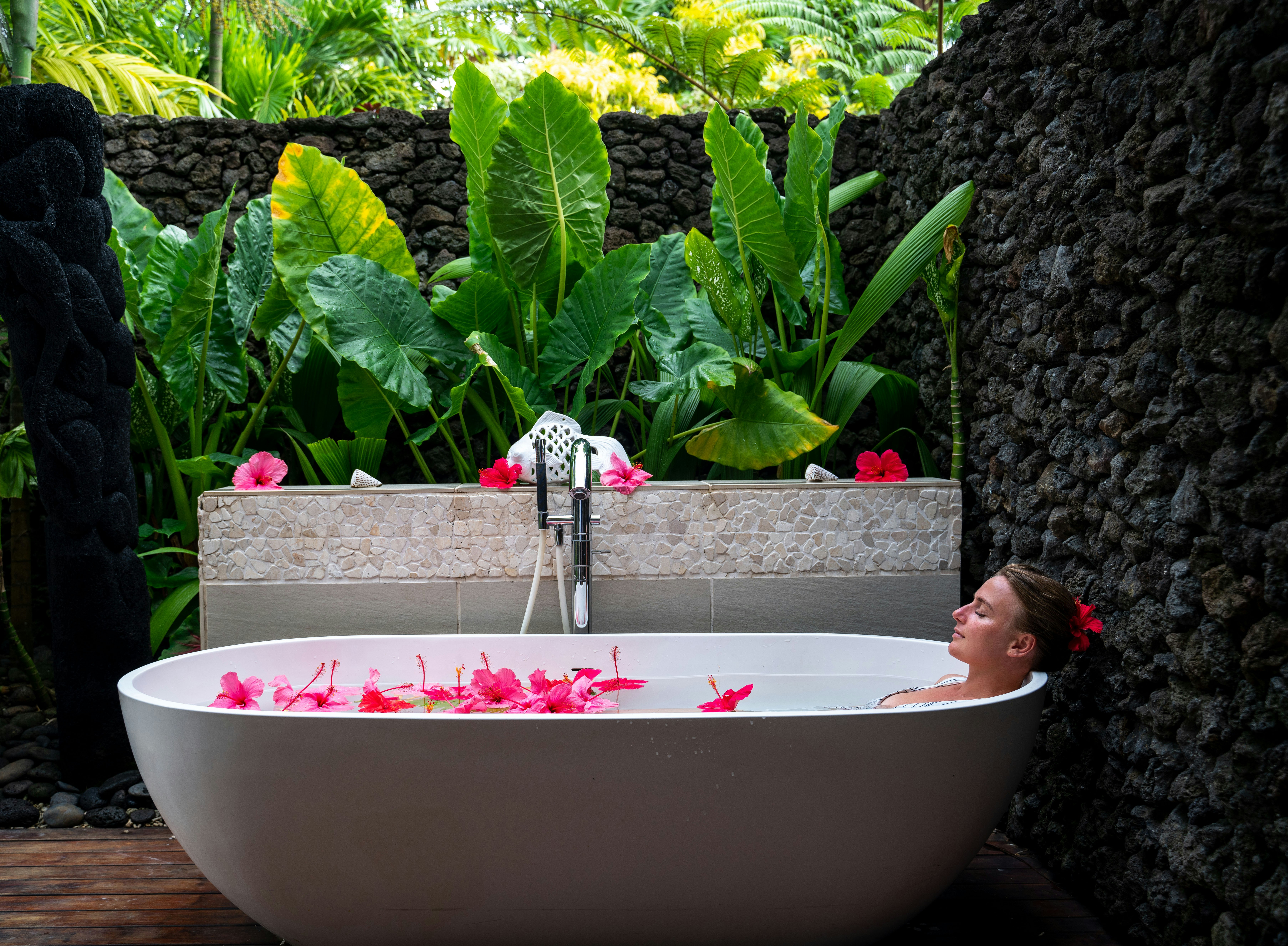 Outdoor Bathtub - Ultimate Relaxation