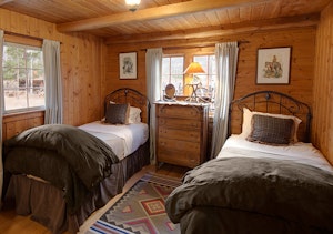 Flying Horse West Cabin