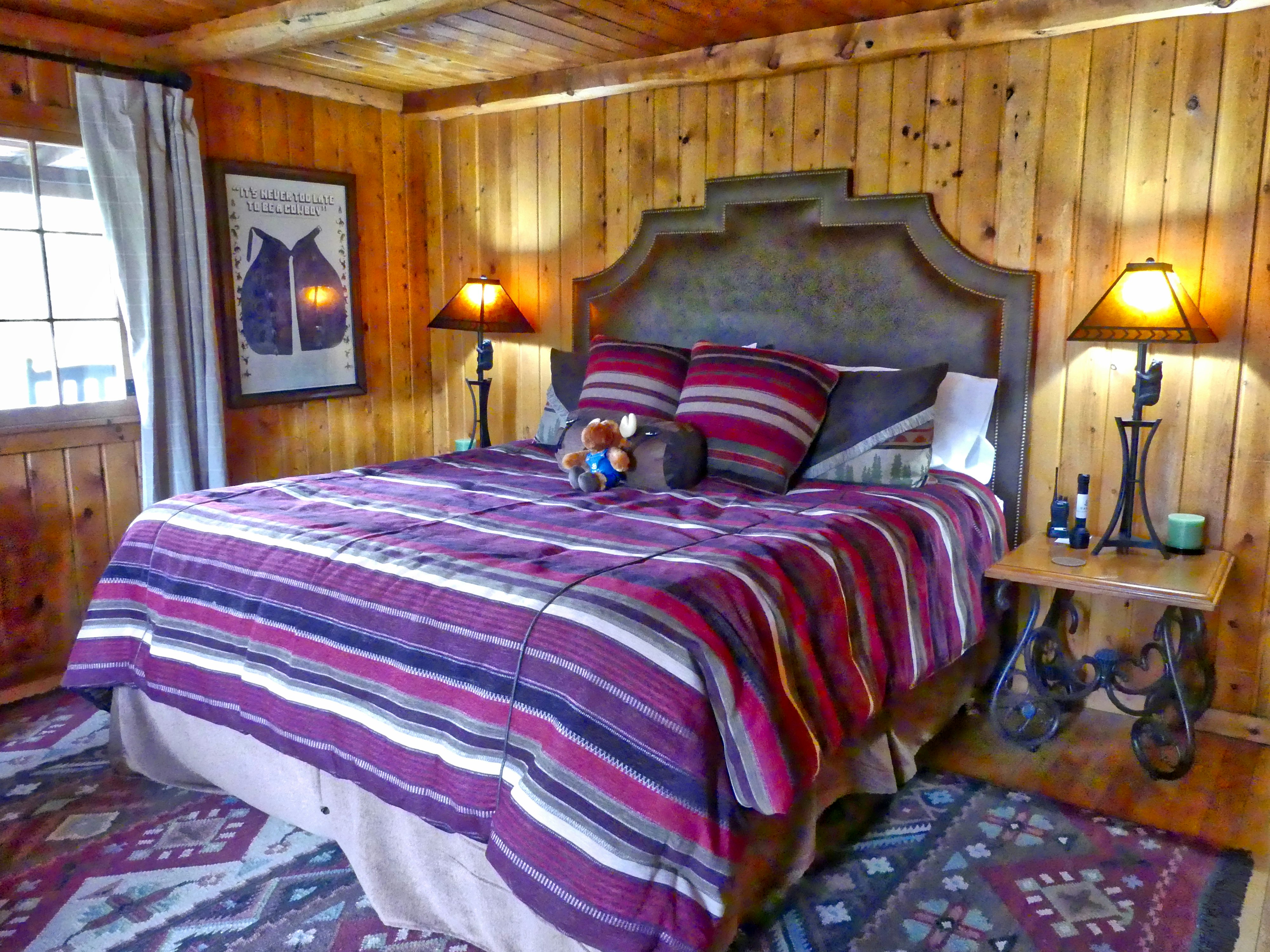 Flying Horse West Cabin