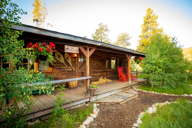 Cabin, Flying Horse East and West