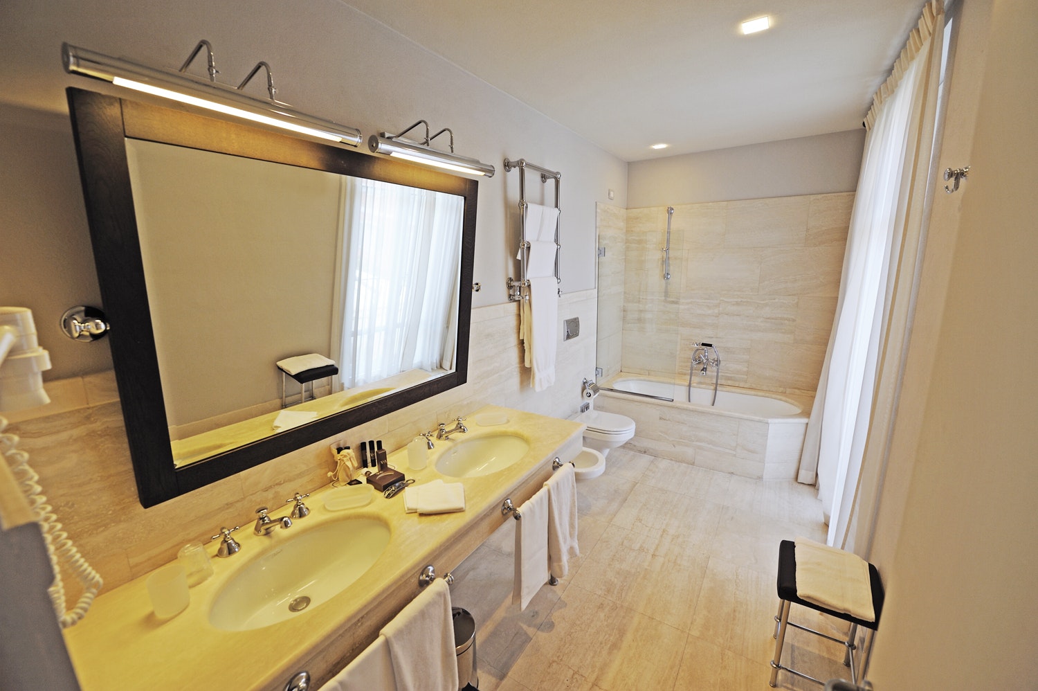 Suite Deluxe - Bathroom