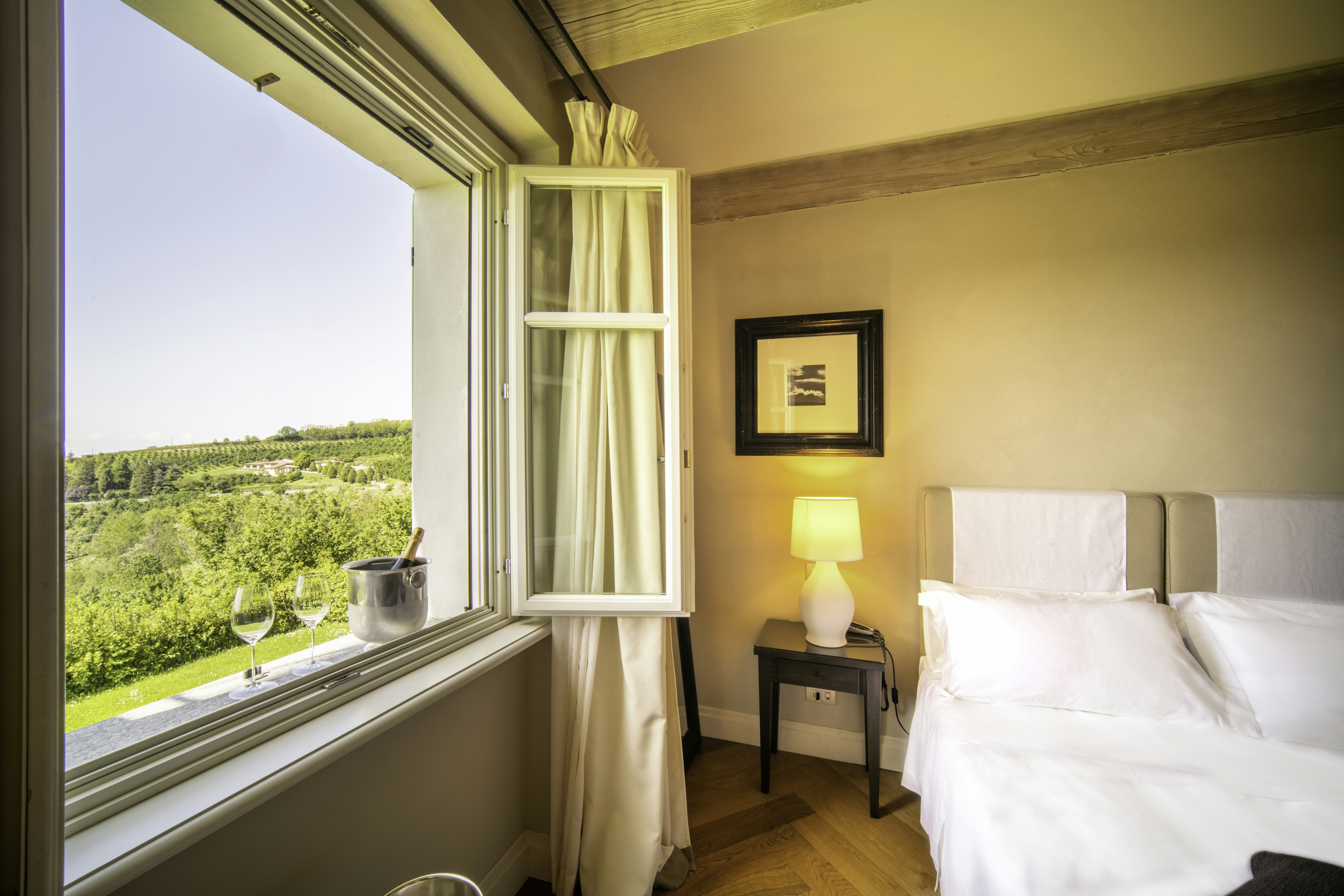 Deluxe Room - Bedroom