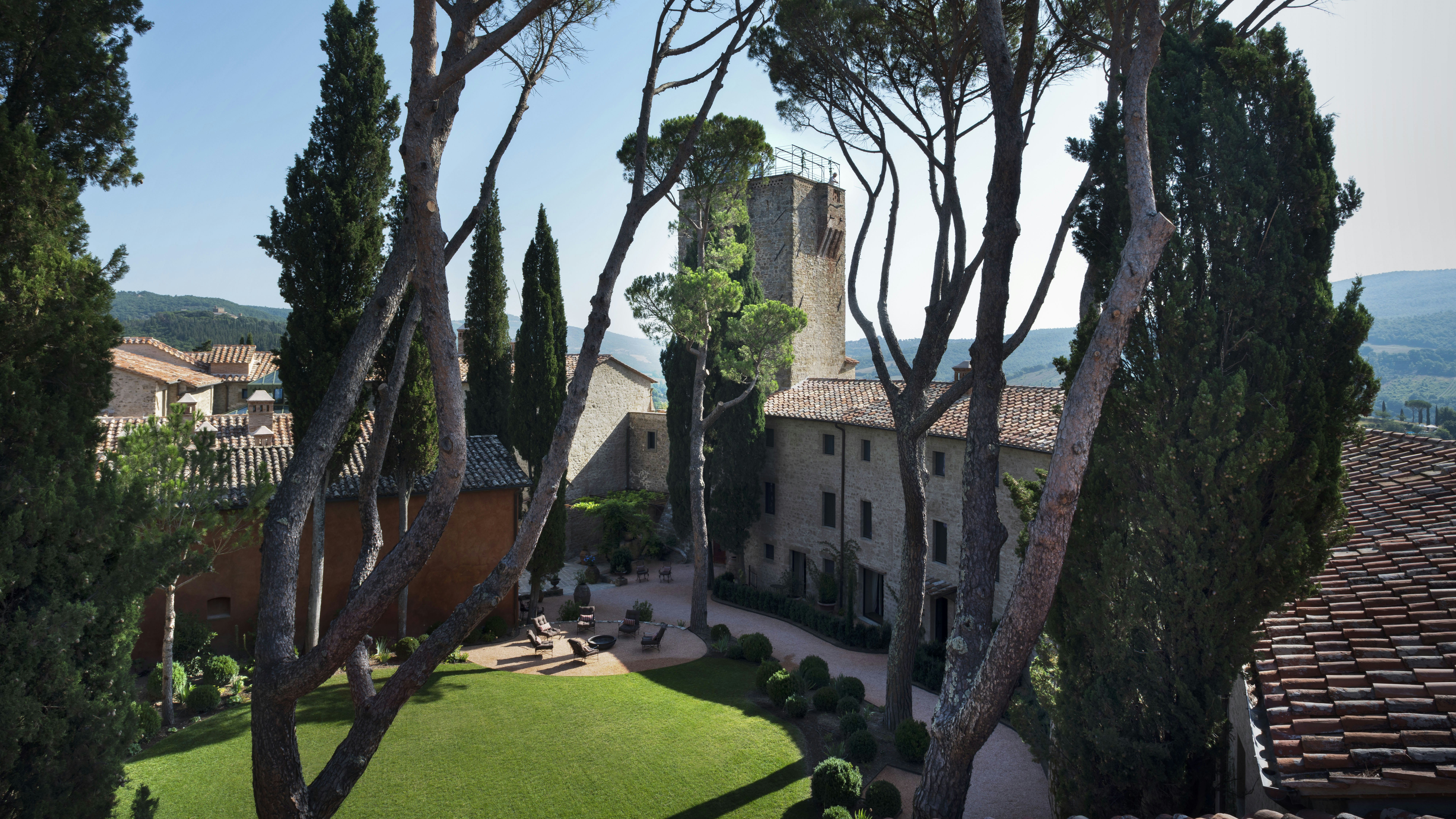 The Courtyard - Reschio Hotel