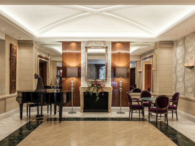 L'Agence Lobby Bar