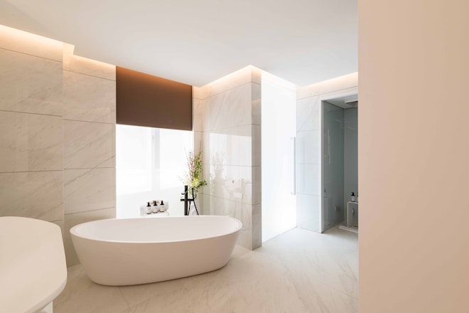 Junior Suite - Bathroom