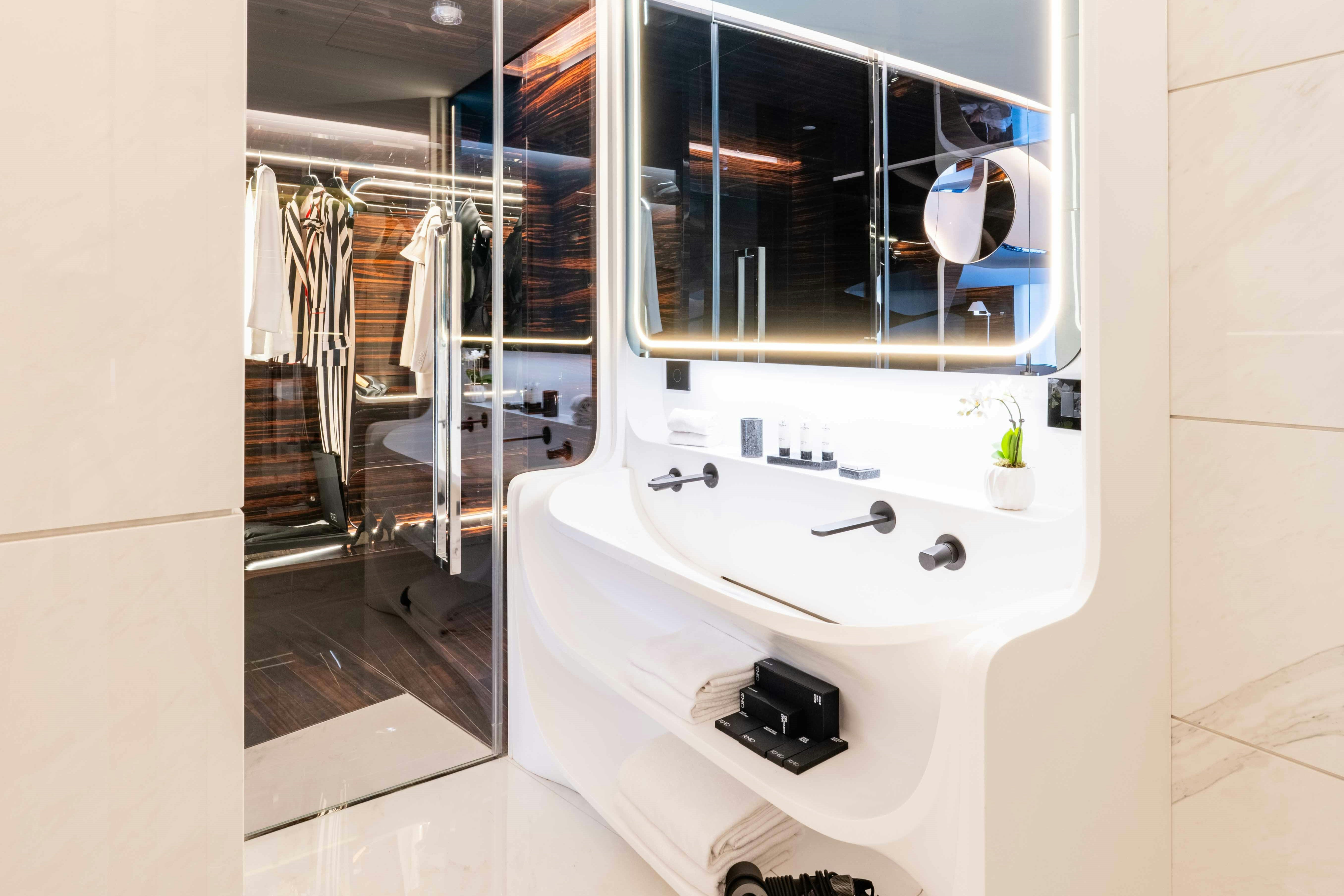 Premier Room - Bathroom