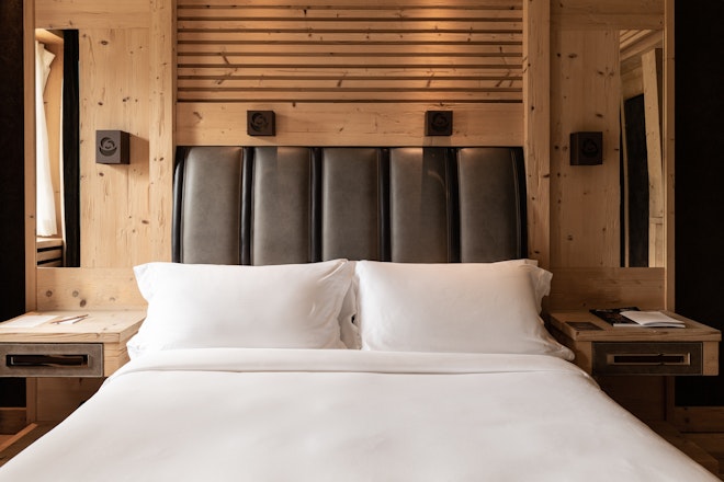 Deluxe Plus - Bedroom