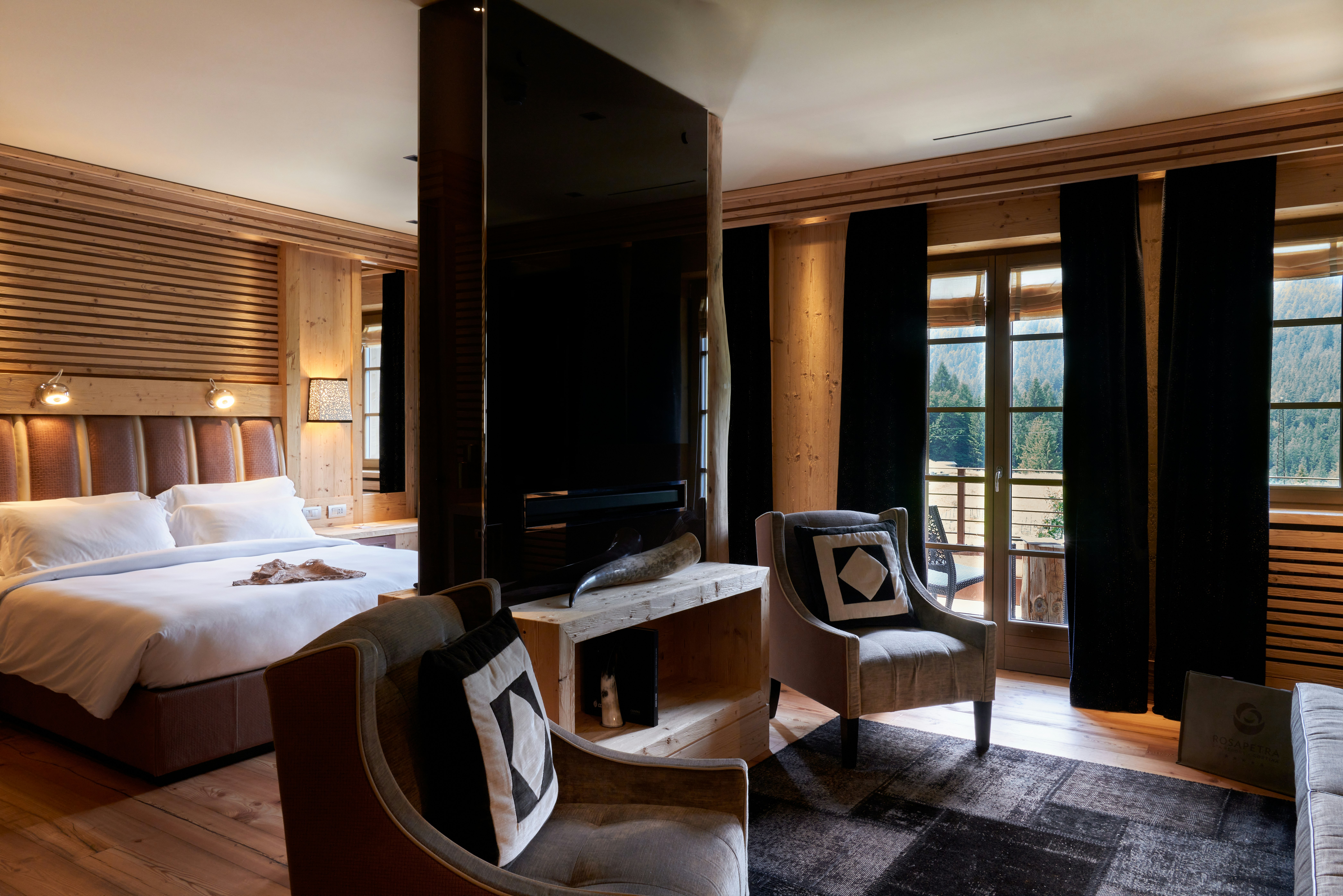 Signature Dolomites Suite - Bedroom
