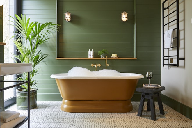 Pavilion Garden Suite with Hot Tub (Buttermere) - Bathtub