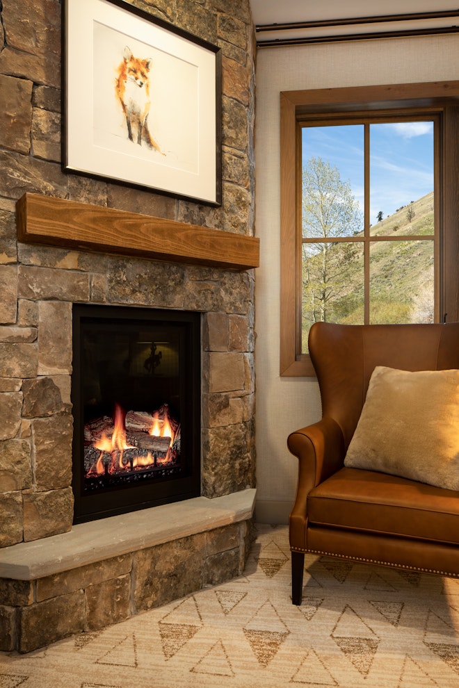 King Fireplace Room - Sitting Area